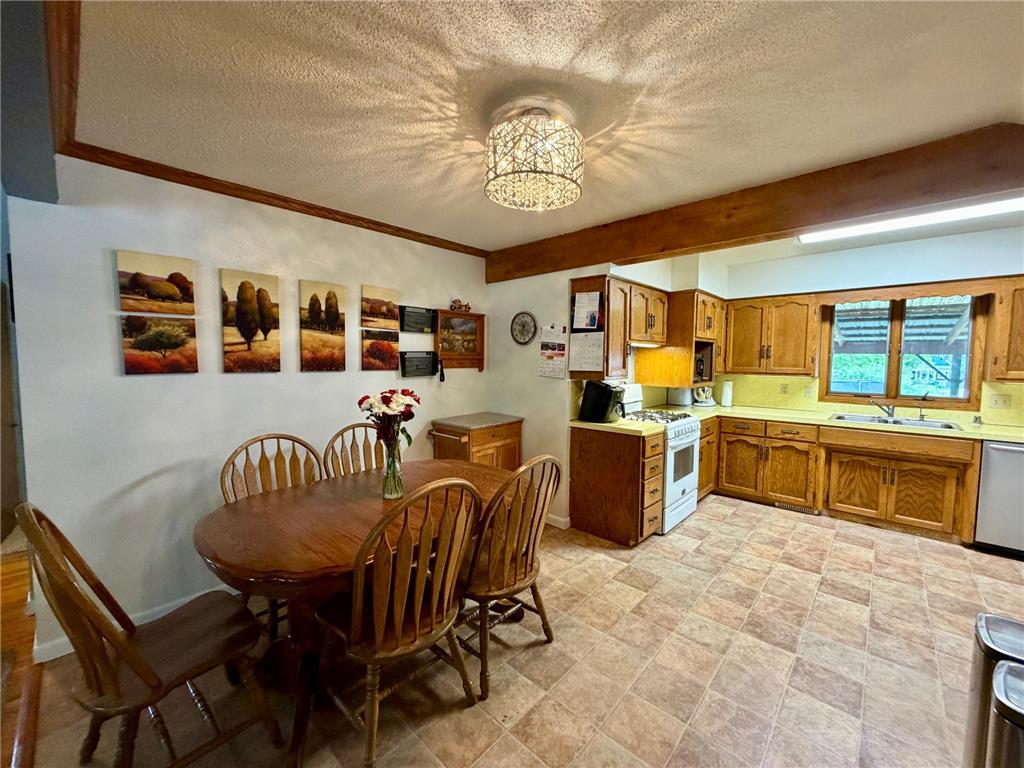 317 W Lincoln Street Luverne MN 56156 7076312 image6