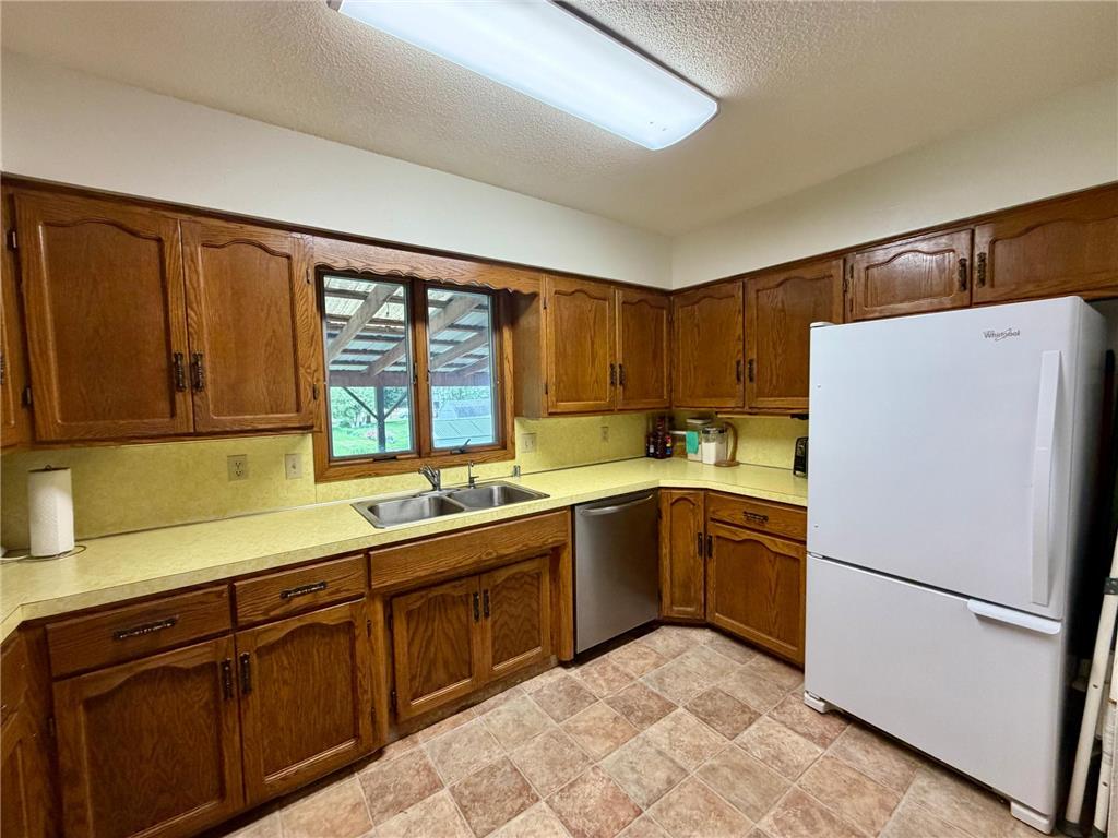 317 W Lincoln Street Luverne MN 56156 7076312 image9
