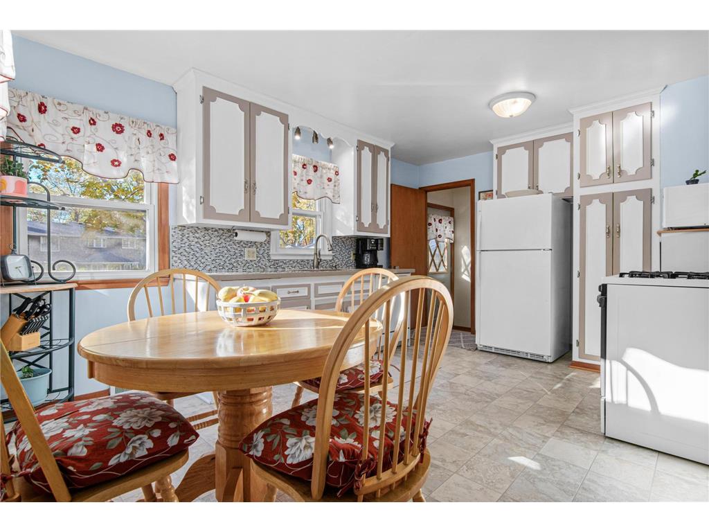 3179 Victoria Street N Shoreview MN 55126 6815894 image10