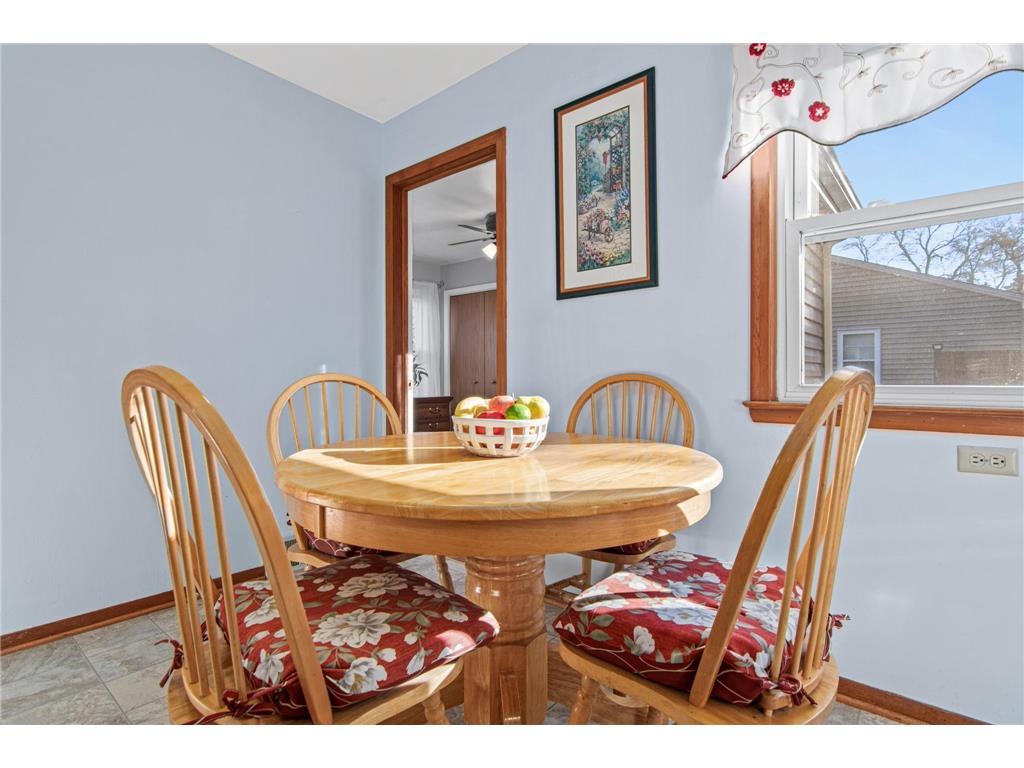 3179 Victoria Street N Shoreview MN 55126 6815894 image11