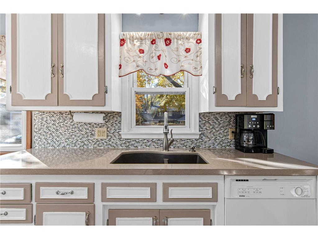3179 Victoria Street N Shoreview MN 55126 6815894 image13