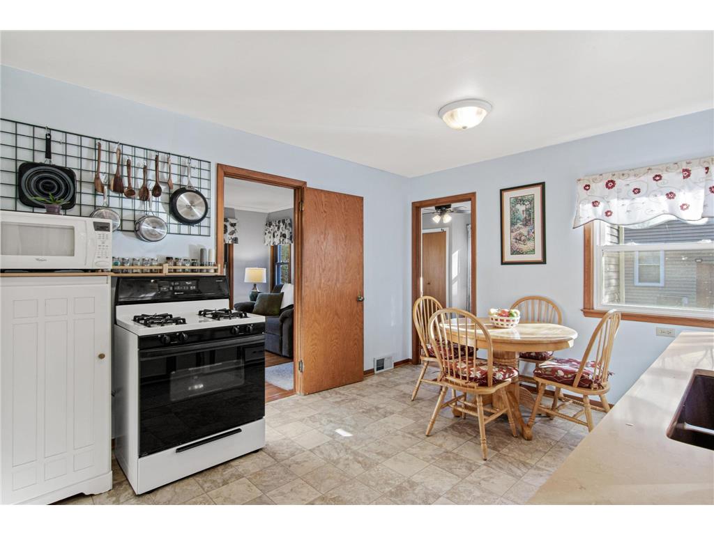 3179 Victoria Street N Shoreview MN 55126 6815894 image15