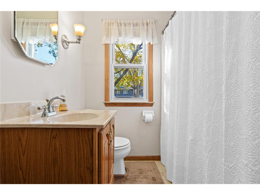 3179 Victoria Street N Shoreview MN 55126 6815894 image23