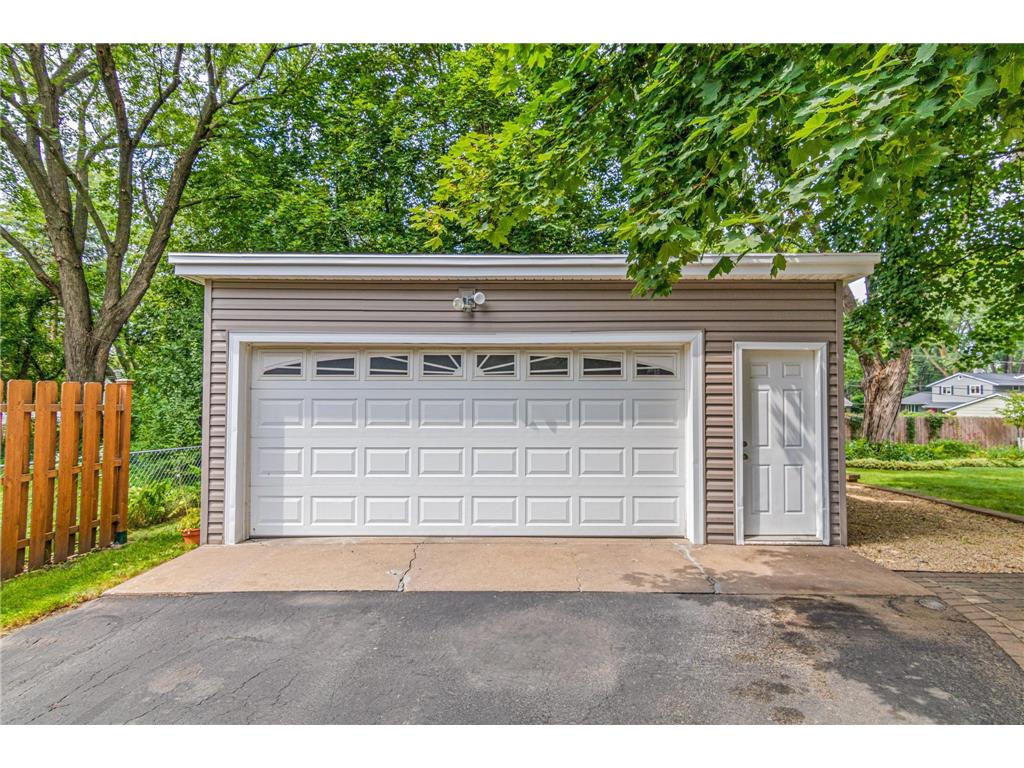 3179 Victoria Street N Shoreview MN 55126 6815894 image34