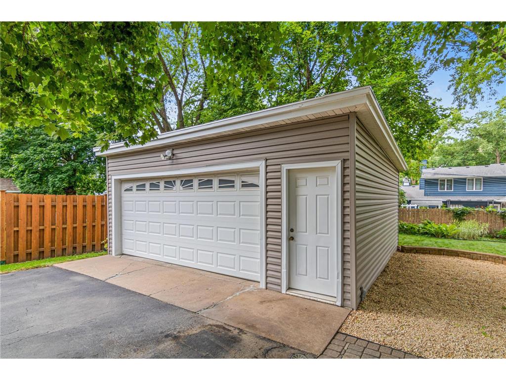 3179 Victoria Street N Shoreview MN 55126 6815894 image35