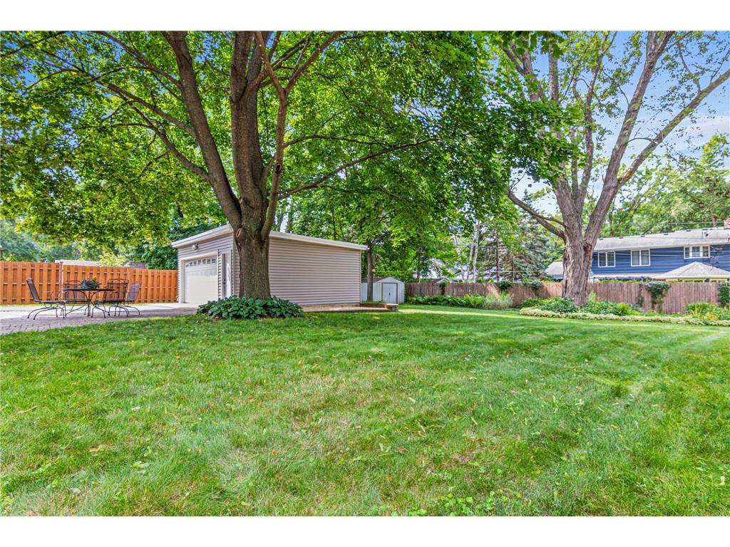 3179 Victoria Street N Shoreview MN 55126 6815894 image36