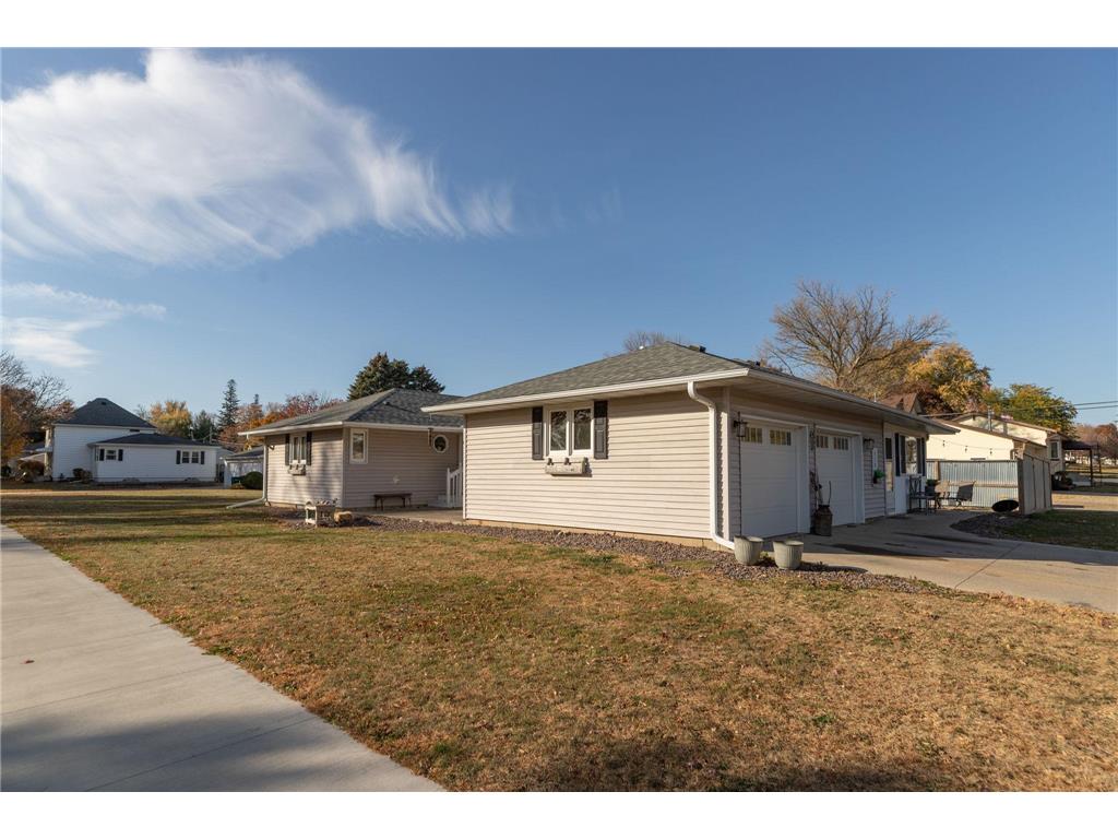 318 1st Street SE Hayfield MN 55940 6622063 image1