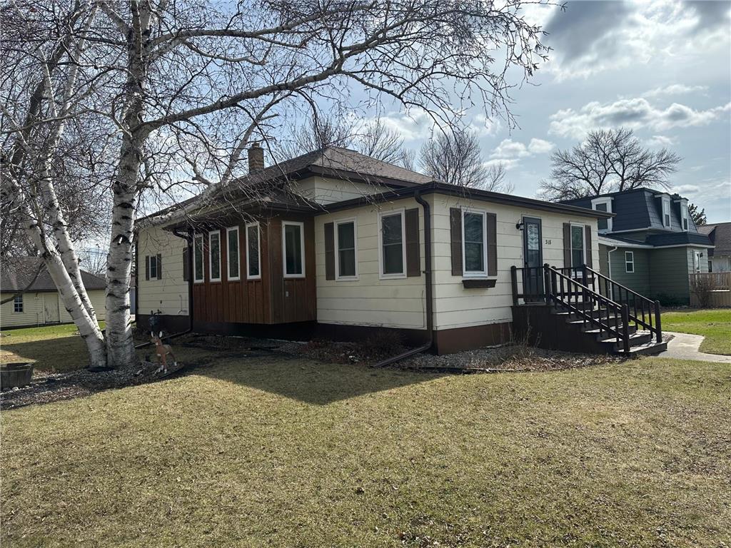 318 2nd Street SE Hallock MN 56728 7063393 image2