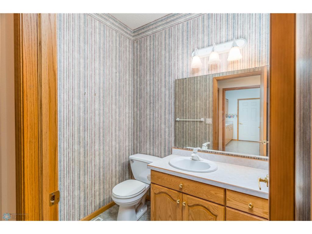 318 44th Avenue S Moorhead MN 56560 6794774 image10
