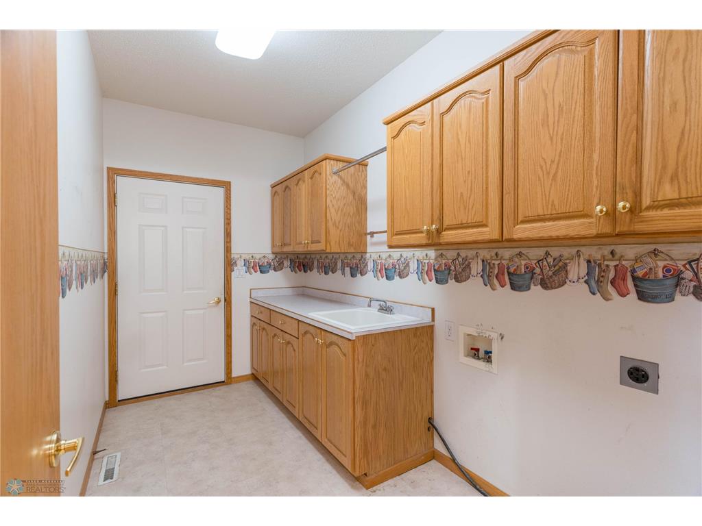 318 44th Avenue S Moorhead MN 56560 6794774 image11