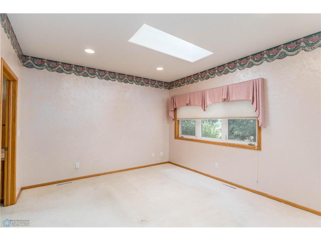 318 44th Avenue S Moorhead MN 56560 6794774 image16