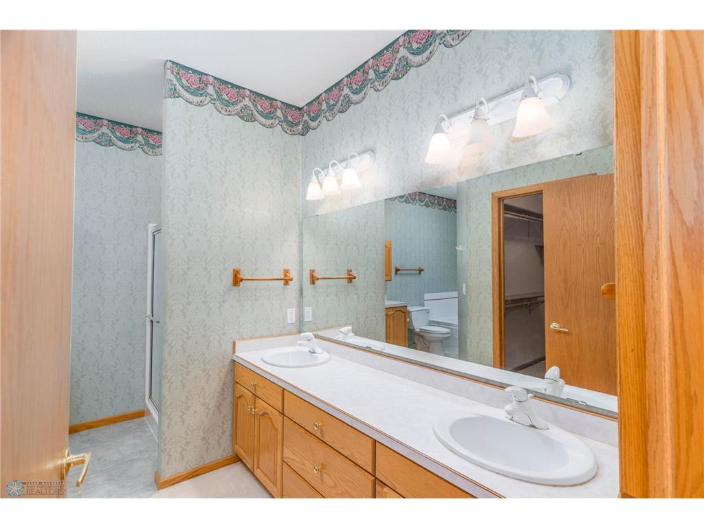 318 44th Avenue S Moorhead MN 56560 6794774 image19