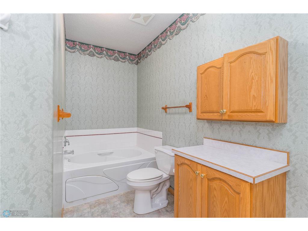 318 44th Avenue S Moorhead MN 56560 6794774 image20