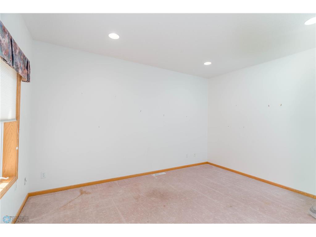 318 44th Avenue S Moorhead MN 56560 6794774 image8