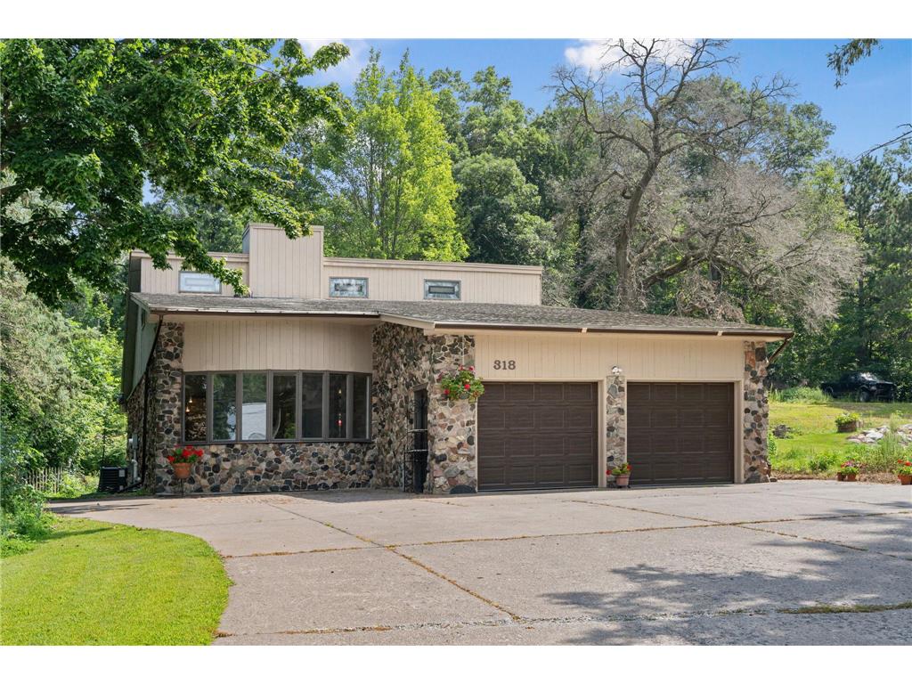 318 S East Avenue Dresser WI 54009 6769956 image1