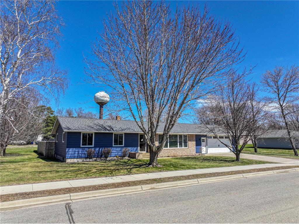 318 W Oak Street Parkers Prairie MN 56361 7059644 image1