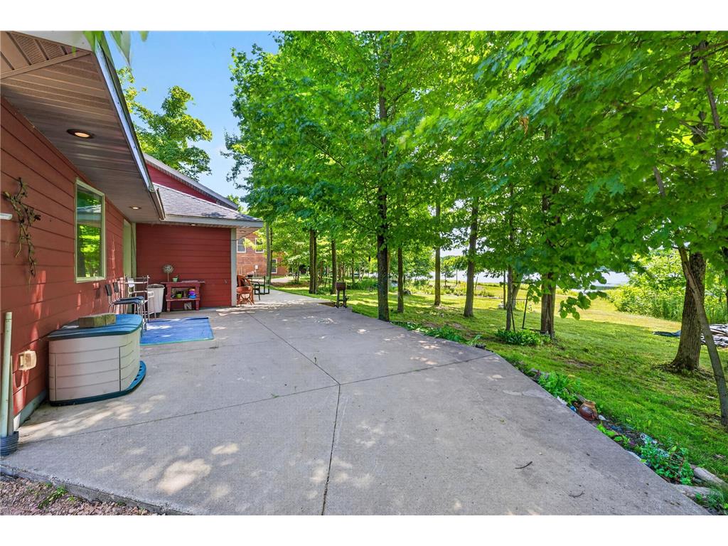 318 Wennenberg Shore Drive Shell Lake WI 54871 - Round Lake 7115344 image32