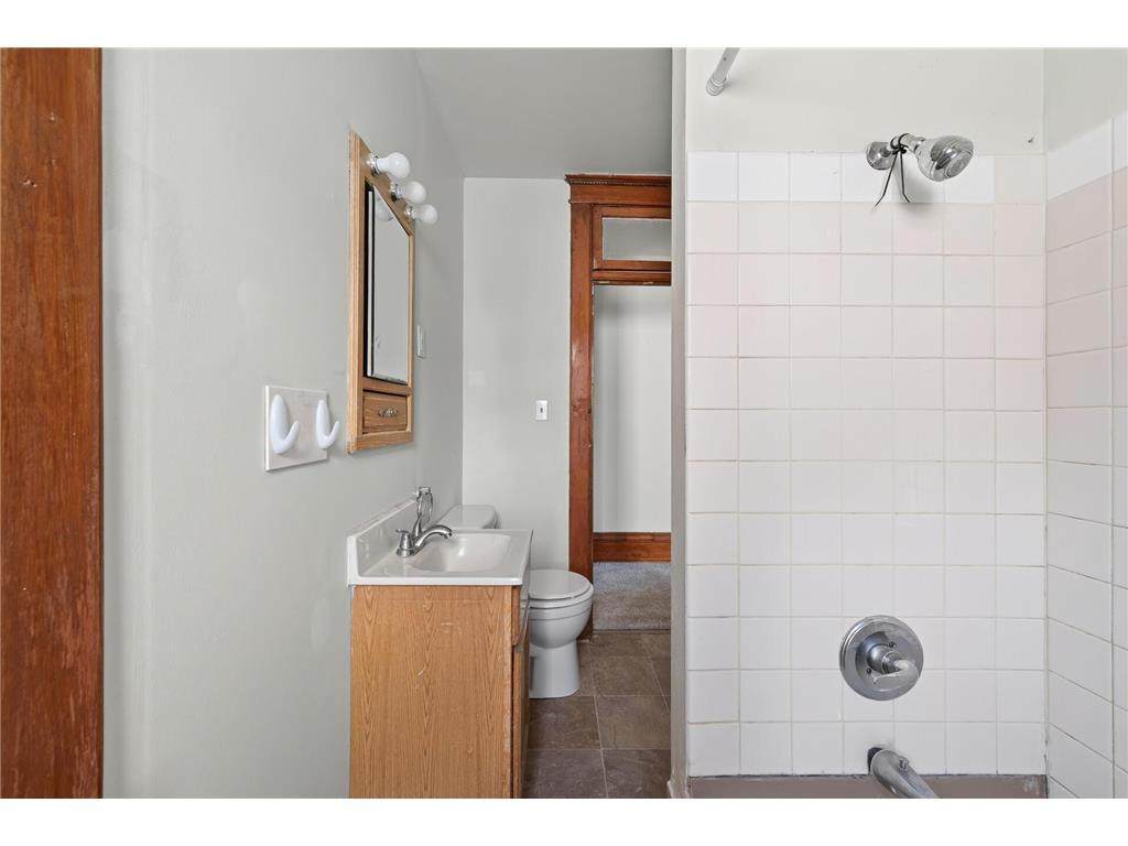 319/321 Aurora Avenue Saint Paul MN 55103 7096441 image36