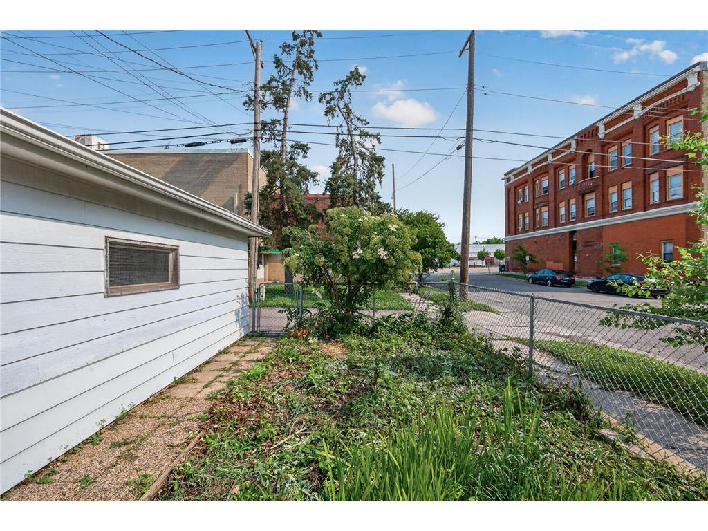319/321 Aurora Avenue Saint Paul MN 55103 7096441 image45