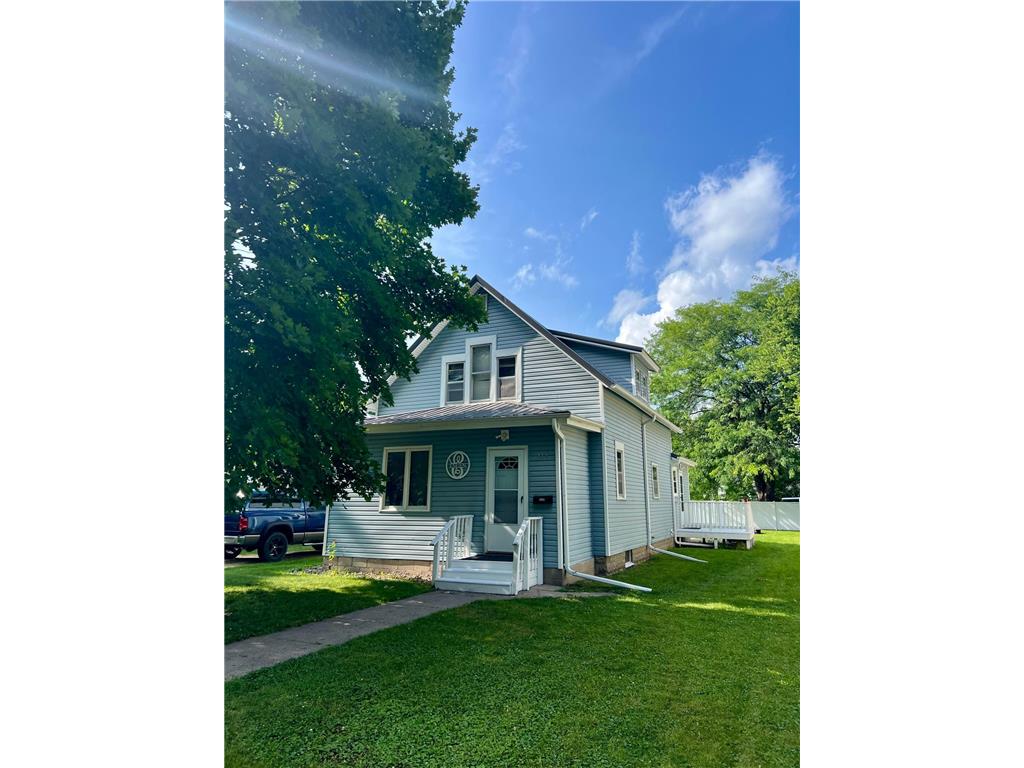 319 7th Street SW Wells MN 56097 6531573 image1