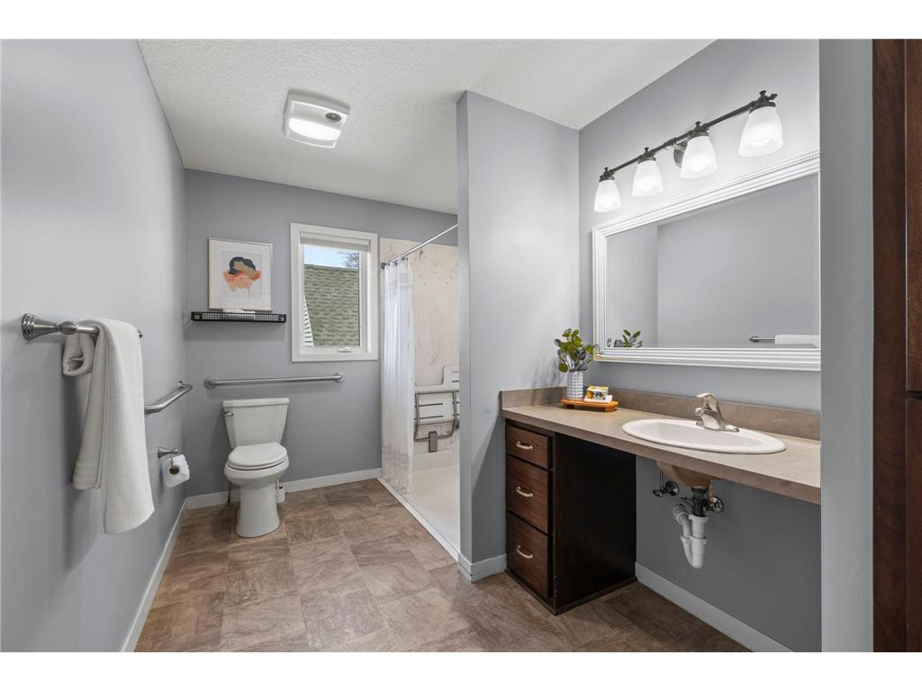 319 Bellwood Avenue Maplewood MN 55117 7063830 image15