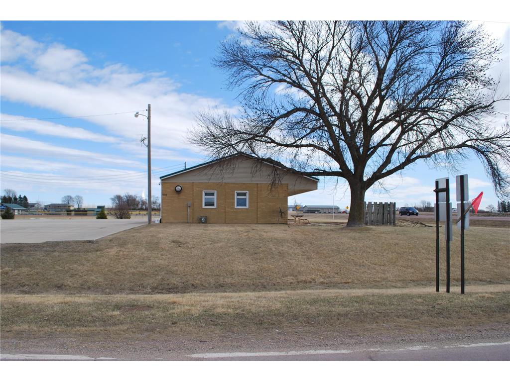 319 Dugan Street S Welcome MN 56181 7016229 image4