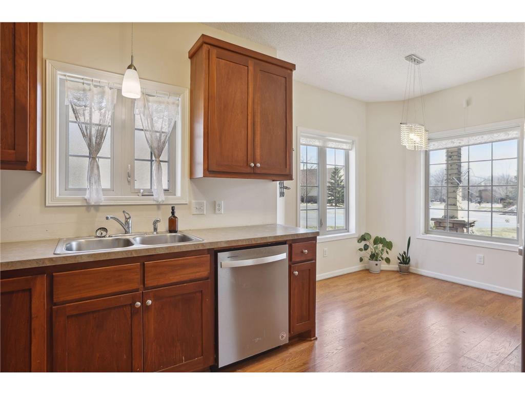 319 Summer Place E Maplewood MN 55117 6351565 image1