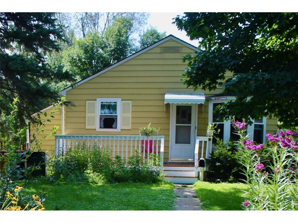319 W Douglas Avenue Fergus Falls MN 56537 7114353 image1