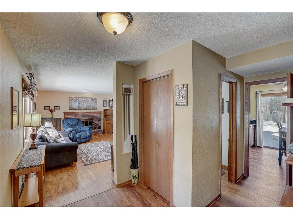 3192 Hafner Court Shoreview MN 55126 MLS: 6457701 Edina Realty 3192 Hafner Court Shoreview MN 55126 MLS: 6457701 Edina Realty