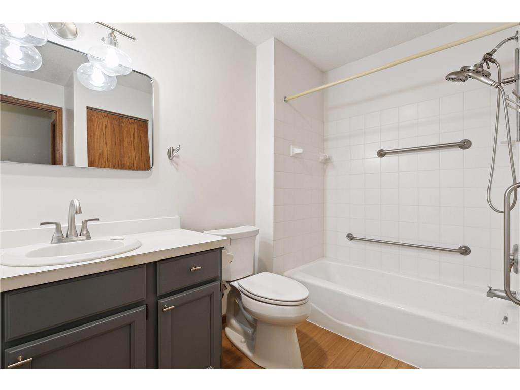 32 11th Avenue S #303, Hopkins, MN, 55343 | MLS: 6650926 | Edina Realty