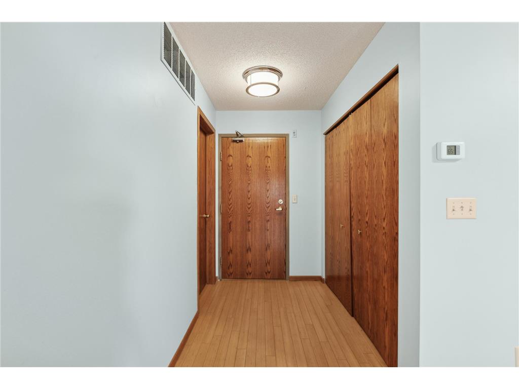 32 11th Avenue S #303 Hopkins MN 55343 7009094 image4