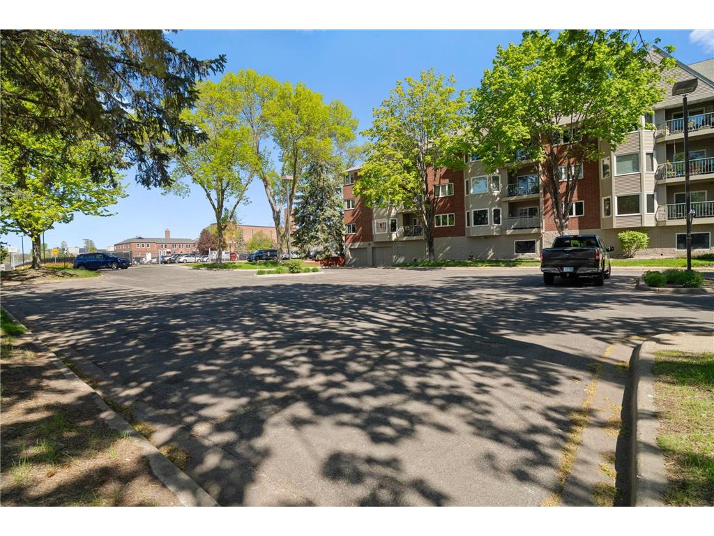 32 11th Avenue S #303 Hopkins MN 55343 7072562 image17