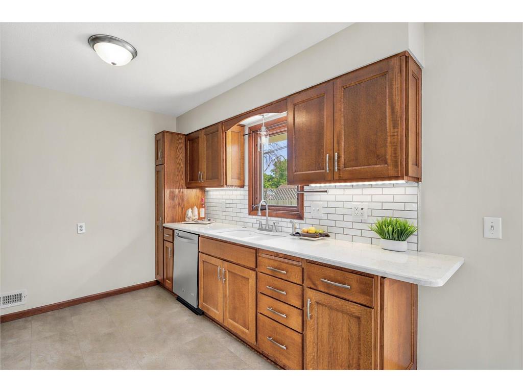 320 113th Avenue NE Blaine MN 55434 7081915 image18