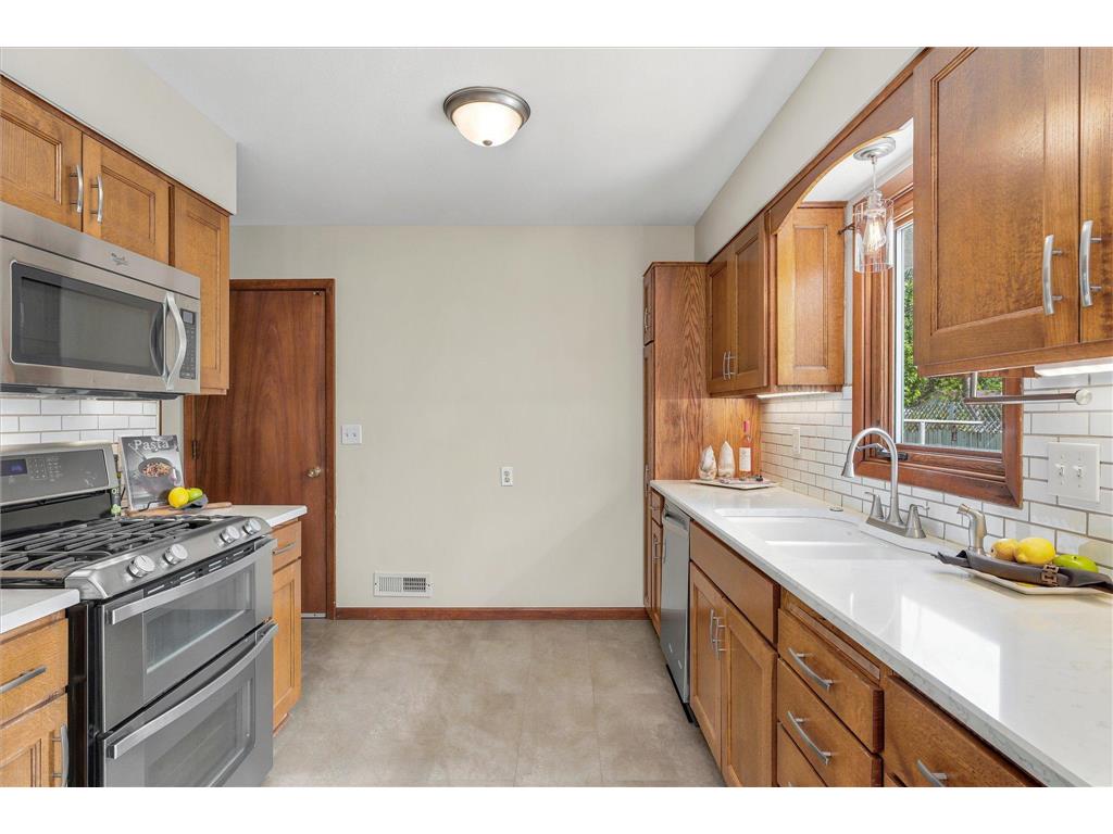 320 113th Avenue NE Blaine MN 55434 7081915 image19