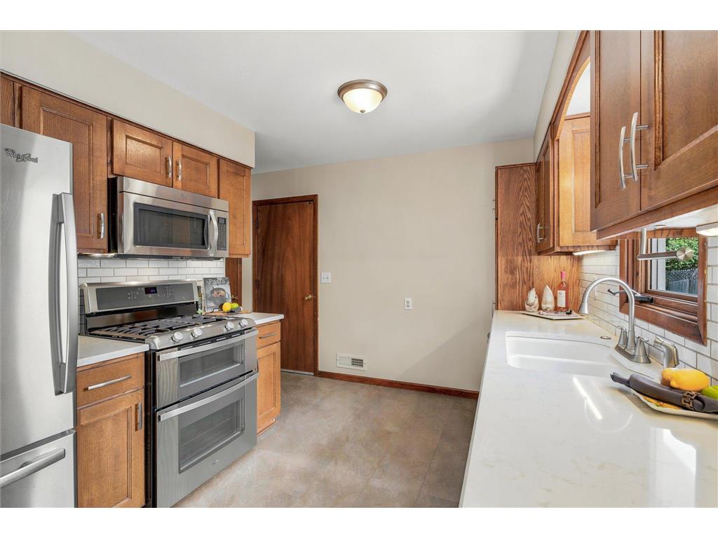 320 113th Avenue NE Blaine MN 55434 7081915 image20