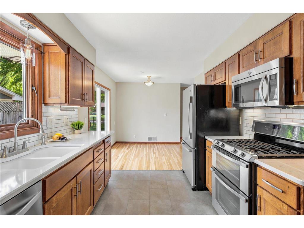 320 113th Avenue NE Blaine MN 55434 7081915 image23