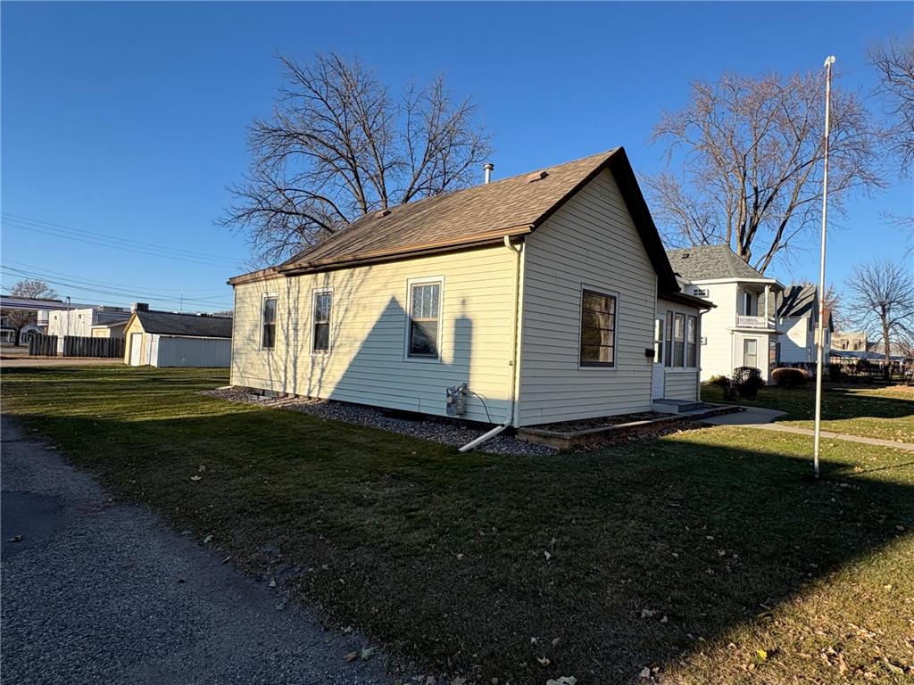 320 13th Street S Benson MN 56215 6821214 image5