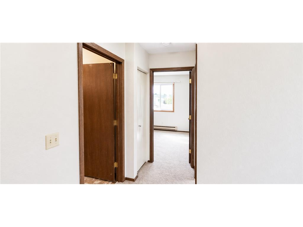 320 1st Street #4 Clinton MN 56225 7054771 image10
