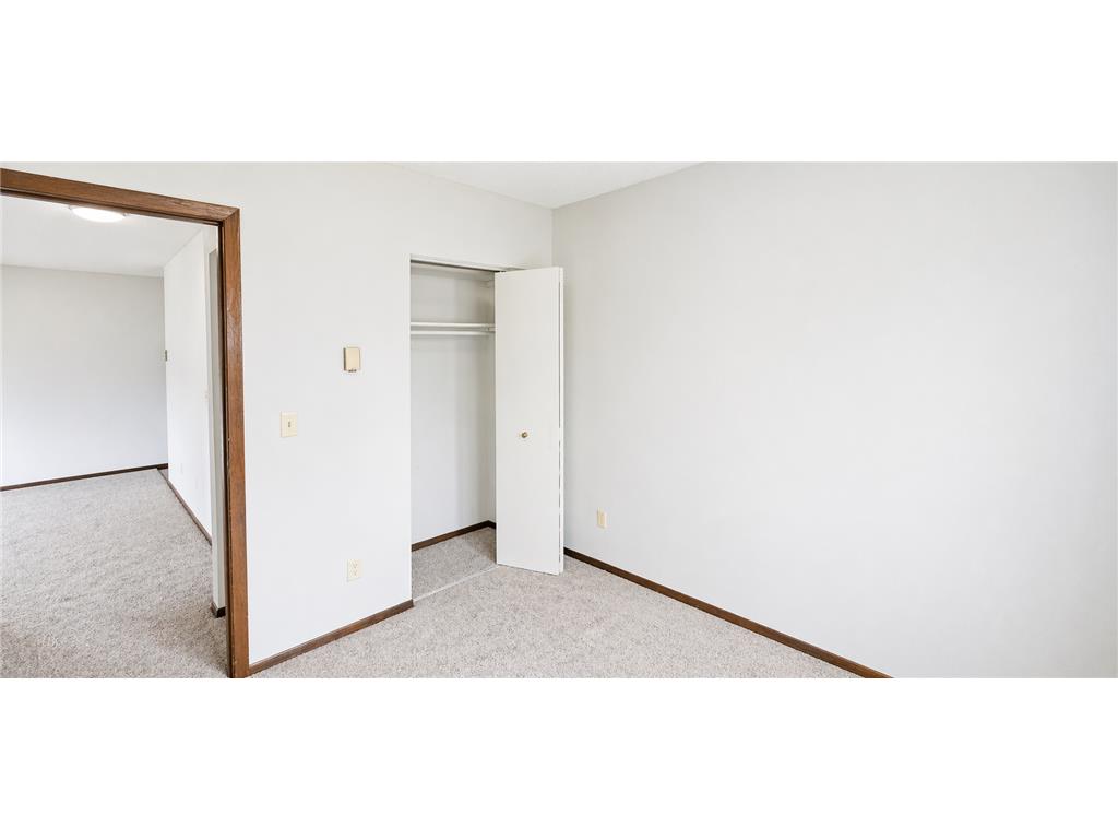 320 1st Street #4 Clinton MN 56225 7054771 image12
