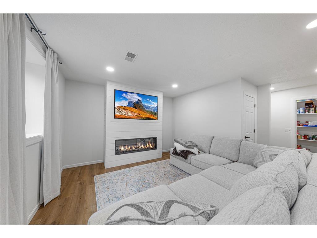 320 6th Street SE Medford MN 55049 7035689 image36