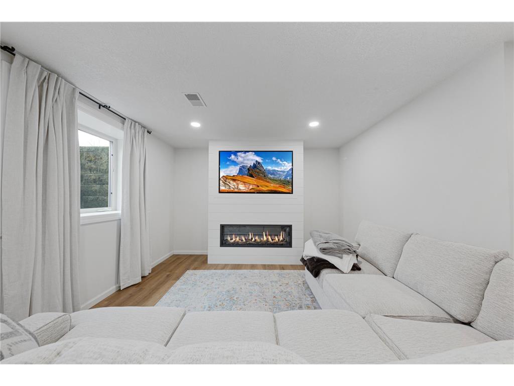 320 6th Street SE Medford MN 55049 7035689 image37