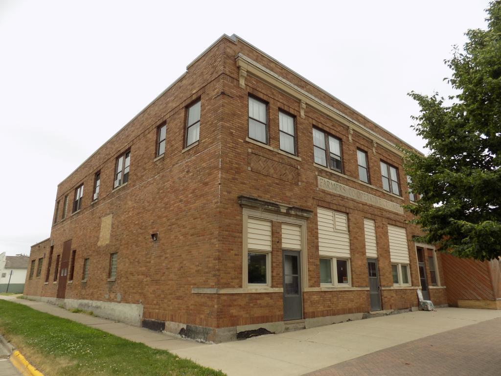 320 Downtown Plaza, Fairmont, MN, 56031 MLS 6140781 Edina Realty