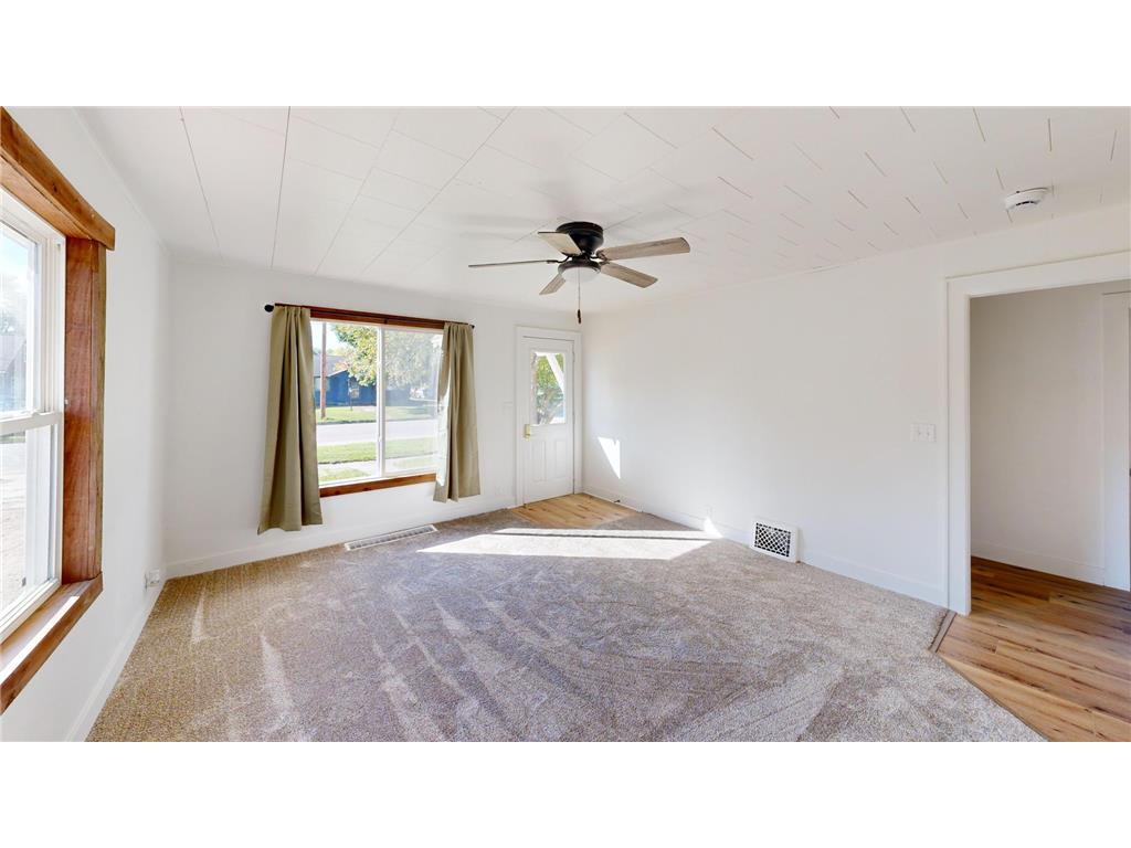 320 Dupont Avenue NW Renville MN 56284 6799642 image11