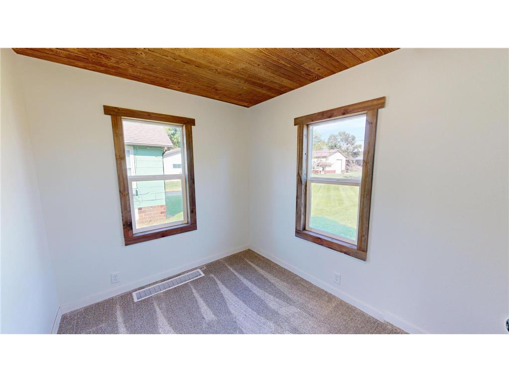 320 Dupont Avenue NW Renville MN 56284 6799642 image16