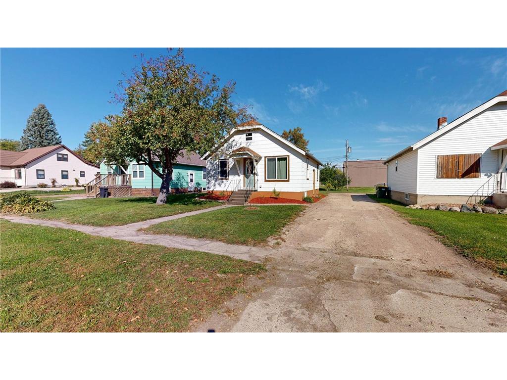 320 Dupont Avenue NW Renville MN 56284 6799642 image2