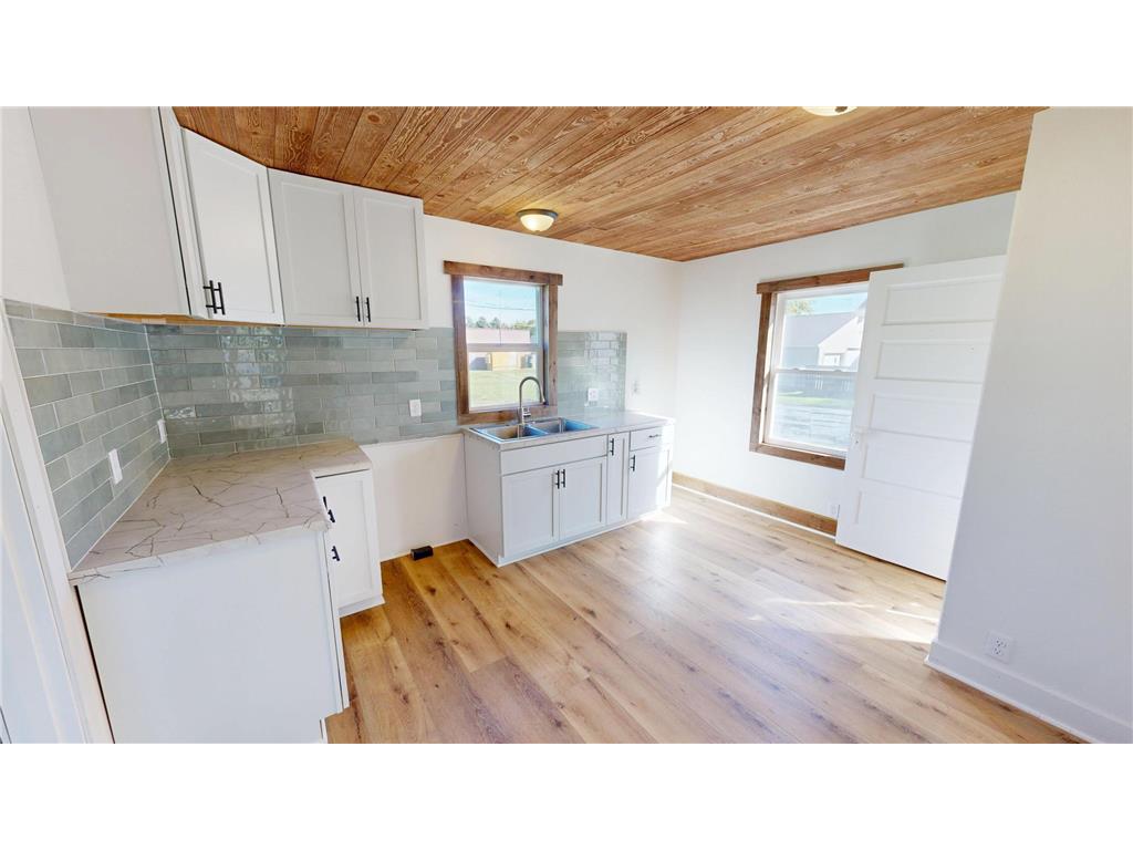 320 Dupont Avenue NW Renville MN 56284 6799642 image3