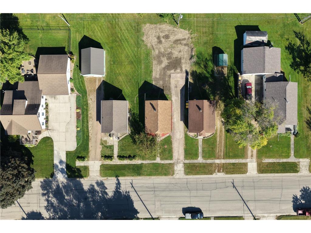 320 Dupont Avenue NW Renville MN 56284 6799642 image33