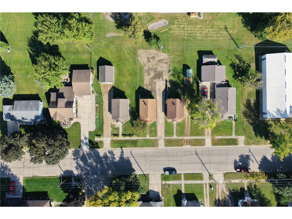 320 Dupont Avenue NW Renville MN 56284 6799642 image34