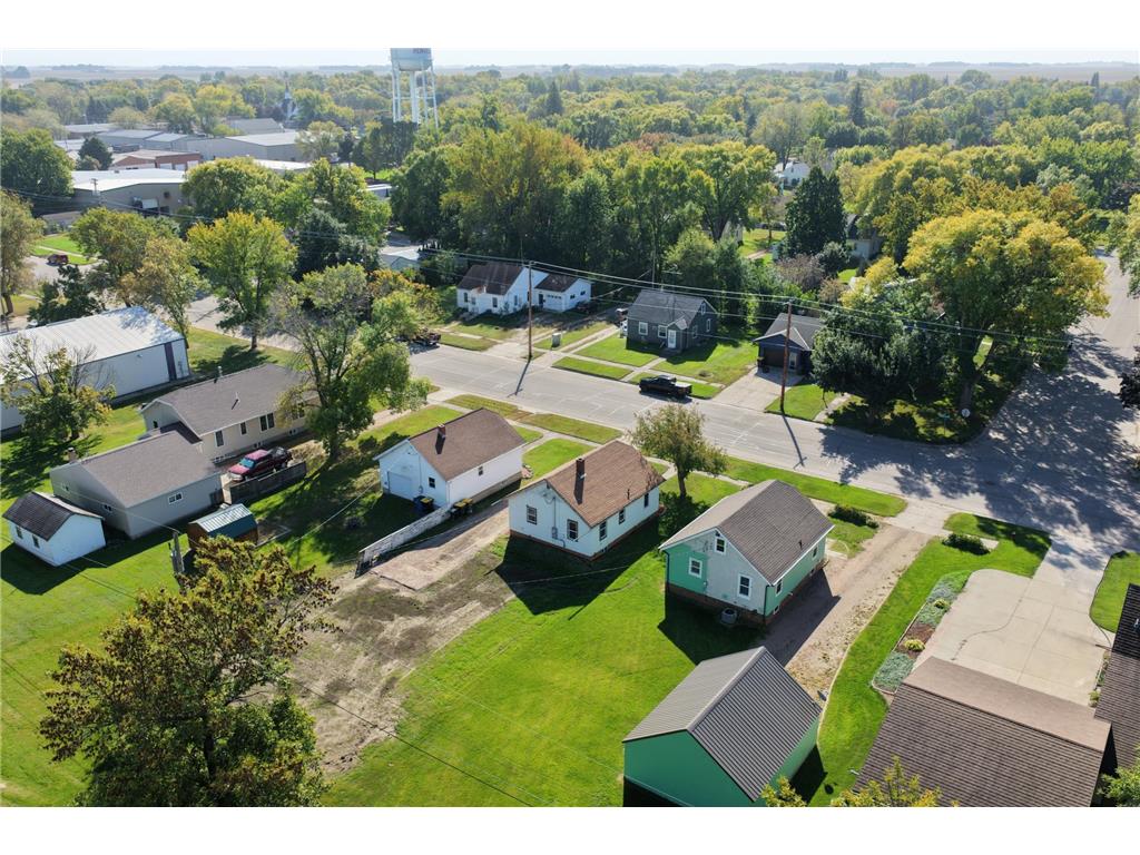 320 Dupont Avenue NW Renville MN 56284 6799642 image37