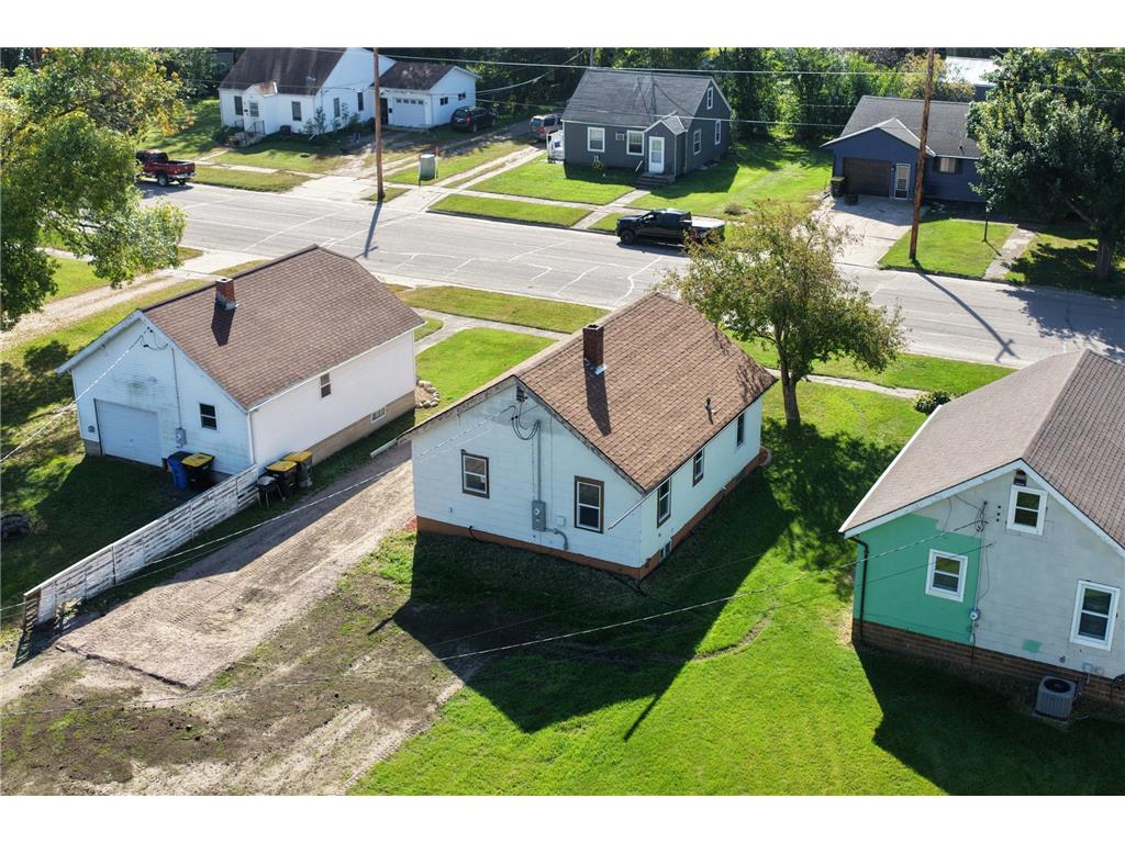 320 Dupont Avenue NW Renville MN 56284 6799642 image38